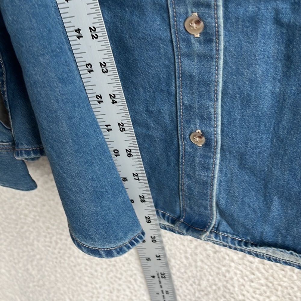 J Crew Relaxed Chambray Denim Button Down Shirt Womens Large Shadow Pocket - Picture 5 of 9